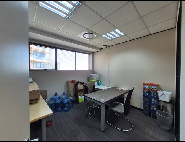 423M² OFFICE TO LET IN SANDTON CENTRAL